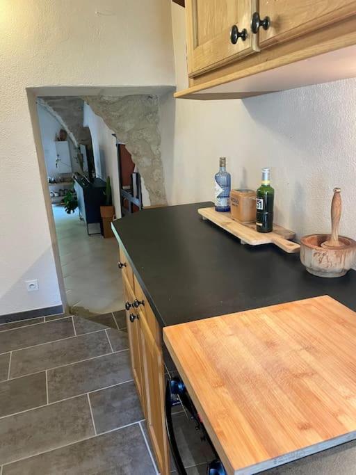 Charmante Maison De Village Au Pied Du Luberon Cabrieres-d'Aigues エクステリア 写真